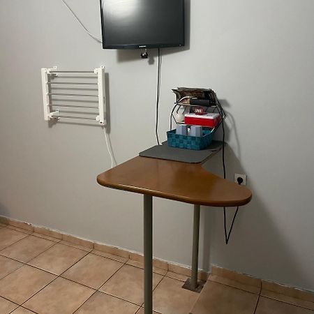 Κεντρικό Ημιυπόγειο Διαμέρισμα Volos Eksteriør bilde